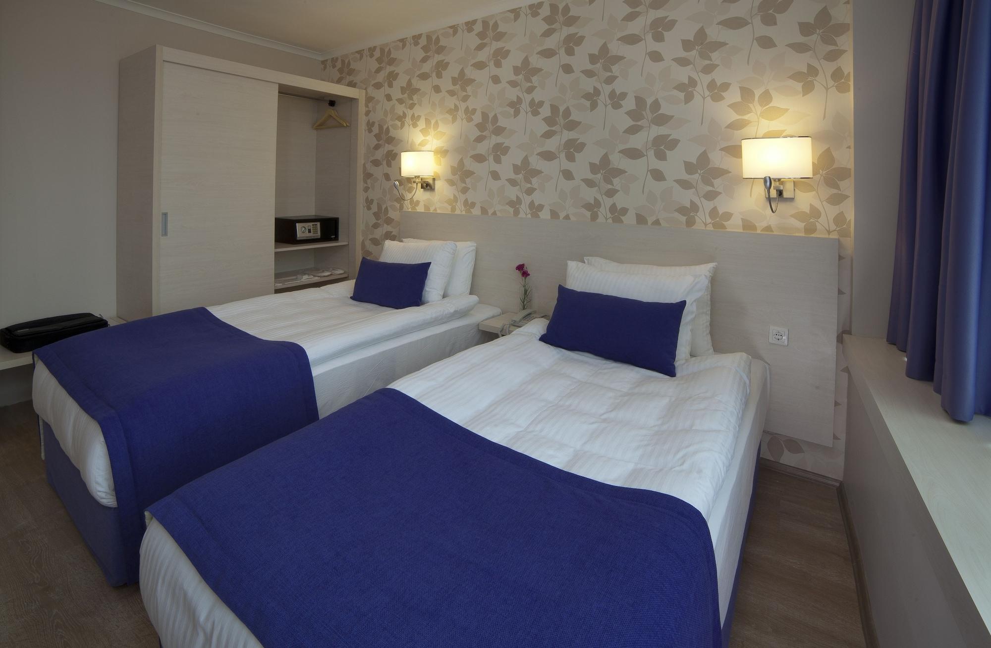 Walk In Hotel 2*